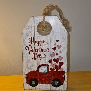 Wooden valentines day tag decor